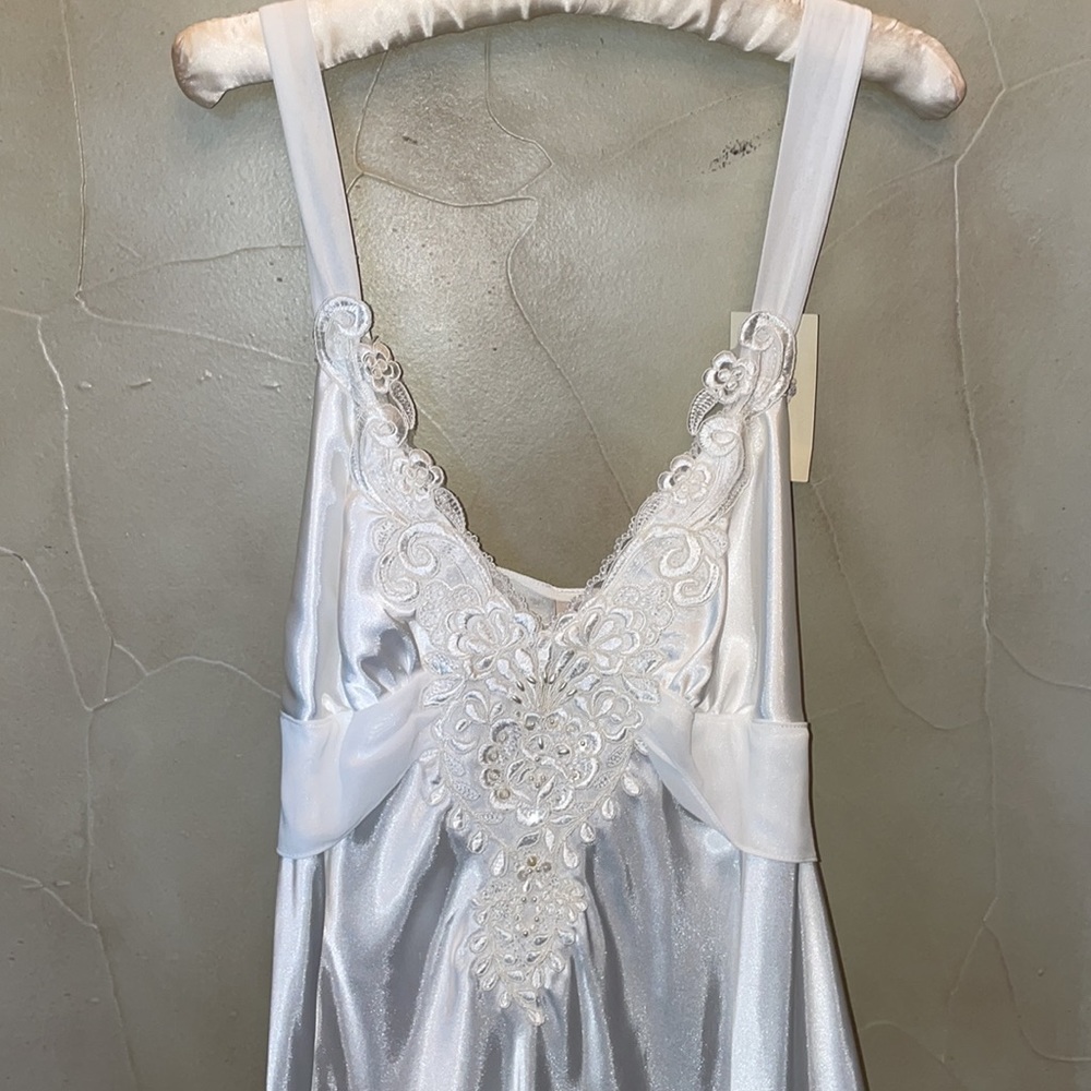 In Bloom By Jonquil Size Large - Picture 5 of 13